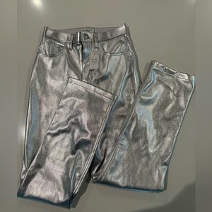 ABERCROMBIE ULTRA HIGH RISE STRAIGHT LEATHER PANT 🩶🪩